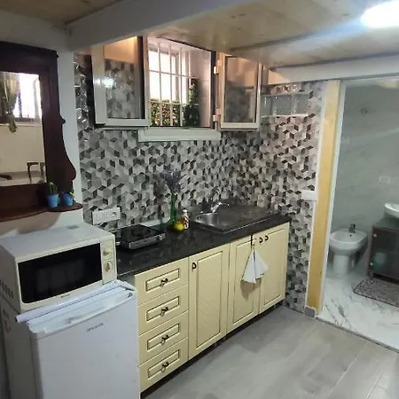 2erre Neapolis * Naples